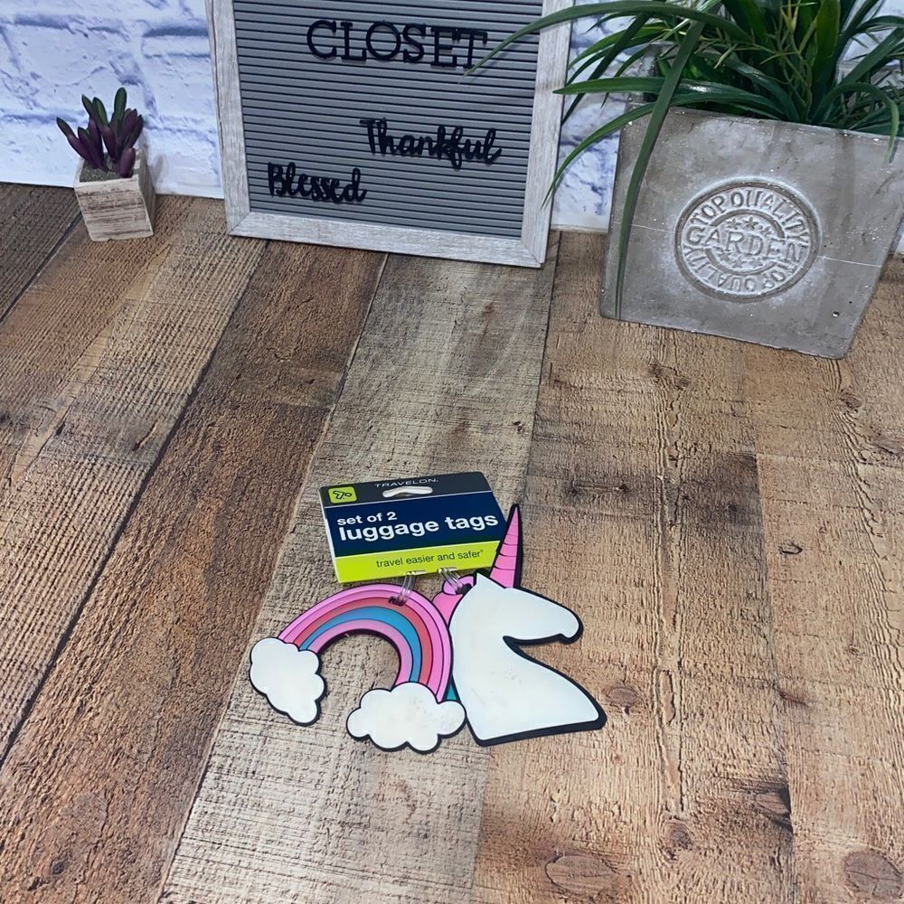 💜 Travelon set of 2 luggage tags- Unicorn and Rainbow
New with tags